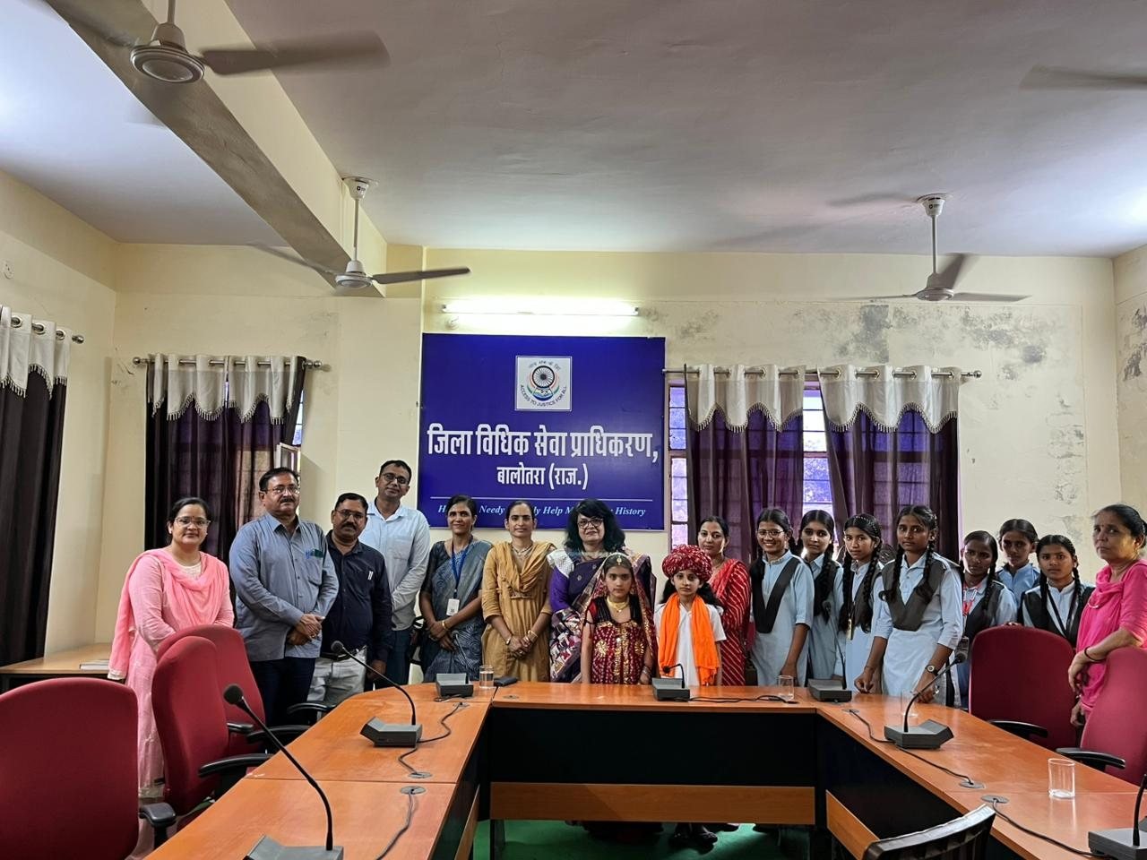 DLSA सभागार में विद्यालय-प्रतिनिधिगण